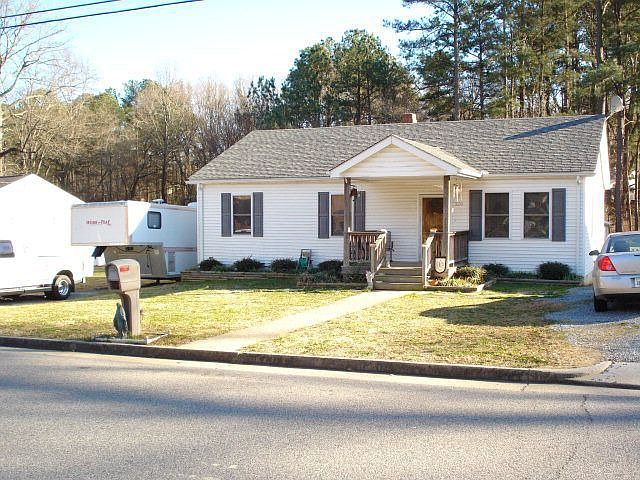 1st image of 520 Pleasant St