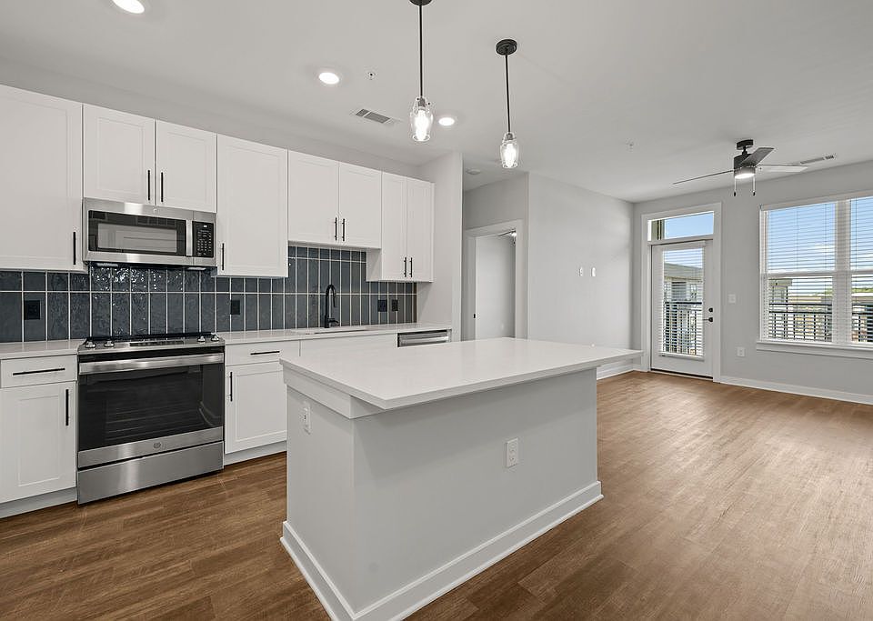 1st image of 704 W Tremont Ave #3-207