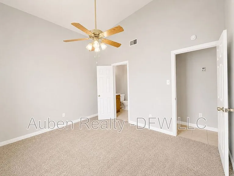 434 Chestnut Ln — Photo 12