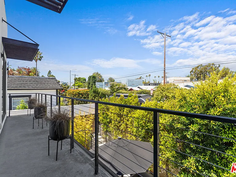 656 California Ave — Photo 9
