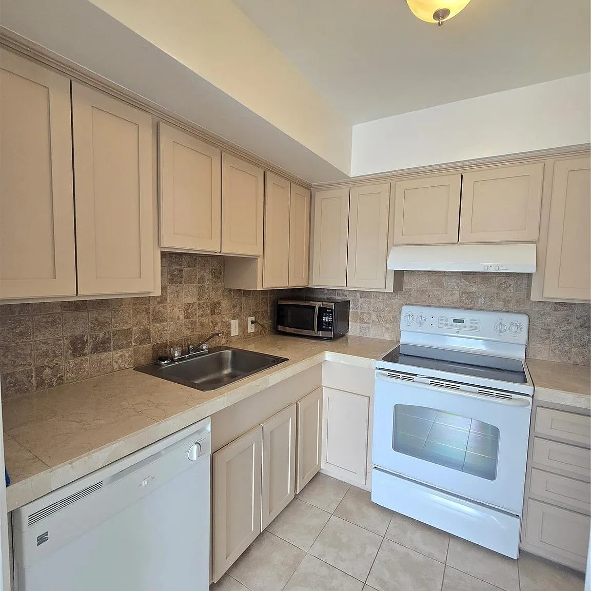 1 bed, 1.0 bath, 720 sqft, $1,500 — Photo 4