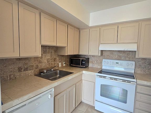 4th image of 5353 Dora St APT 14
