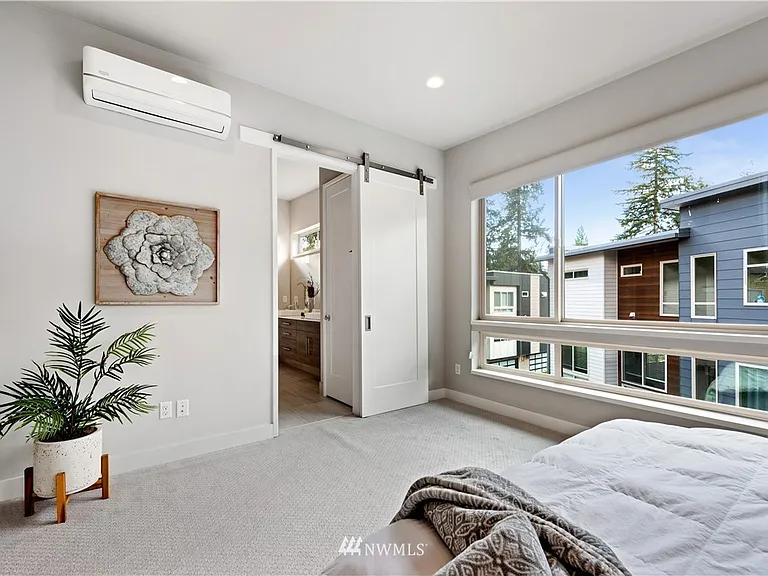 16372 NE 16th Ct — Photo 16