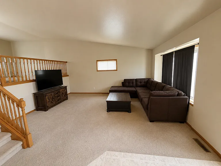 1824 Sherwood Blvd — Photo 4