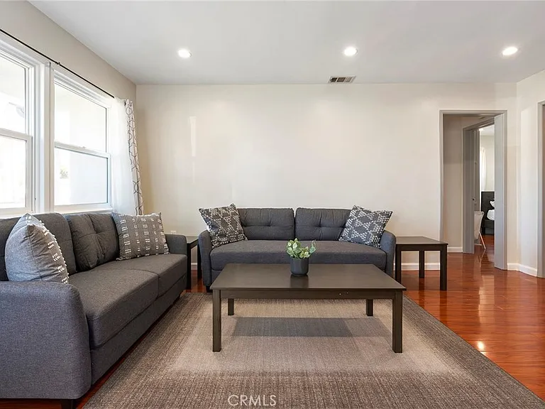 18228 Regina Ave — Photo 10