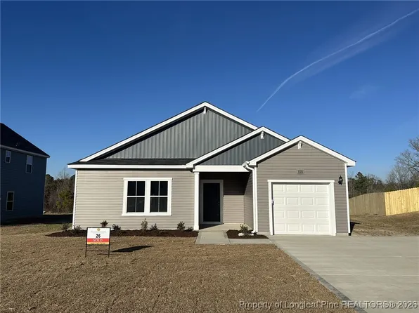 878 Wicklow Ln, Raeford, NC 28376