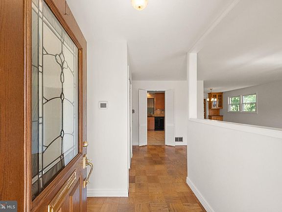 5th image of 8108 Adair Ln