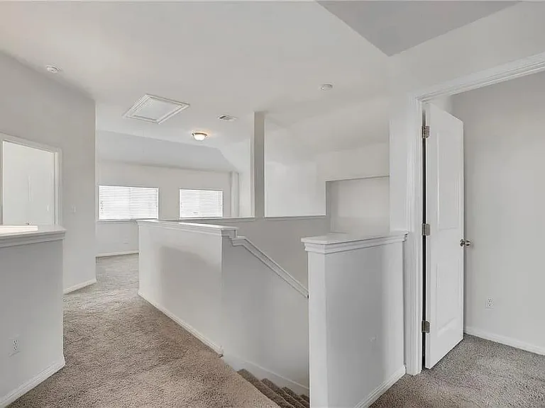 541 Palmilla St — Photo 19