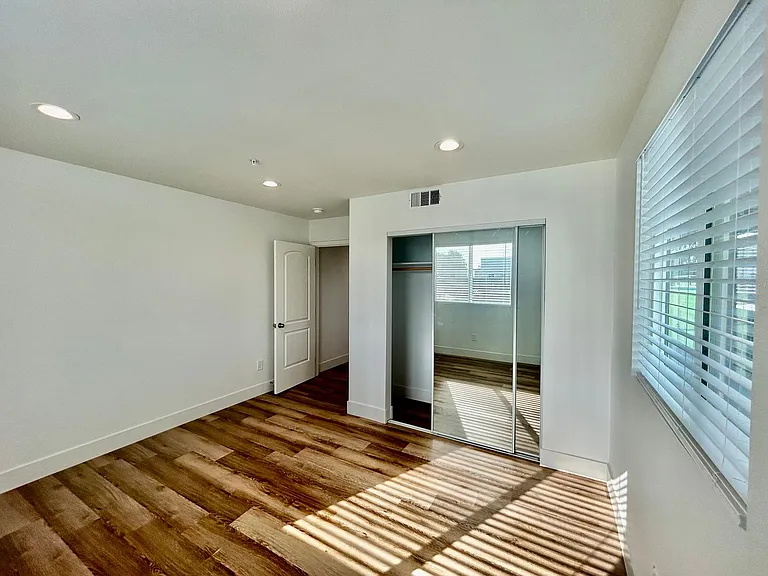 8418 S Main St — Photo 43