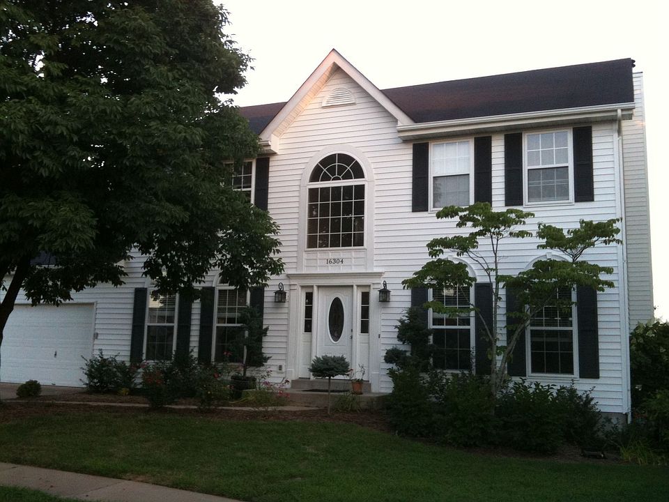 Move in ready with upgrades galore!