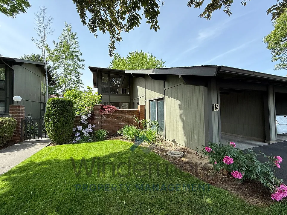 601 Village Way #13