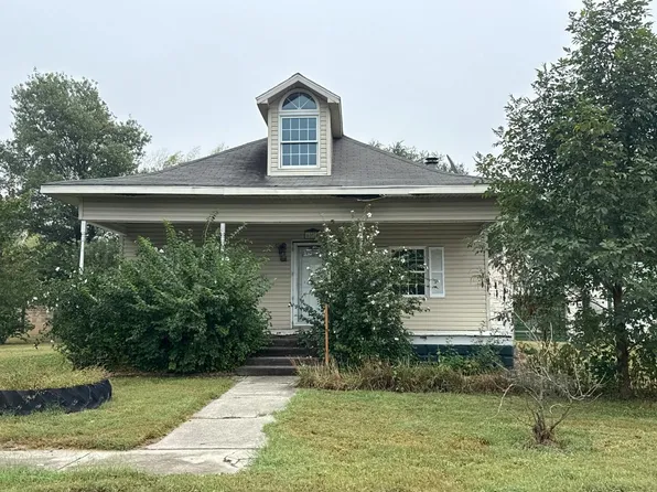604 Maple St, Donnellson, IL 62019