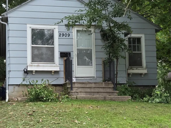 2909 1st St, Des Moines, IA 50313