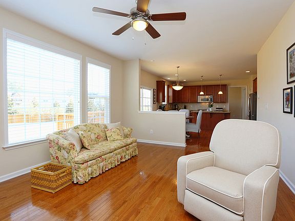 5th image of 216 Rockywalk Ct