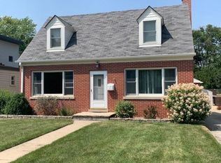 435 W Alexander Blvd, Elmhurst, IL 60126