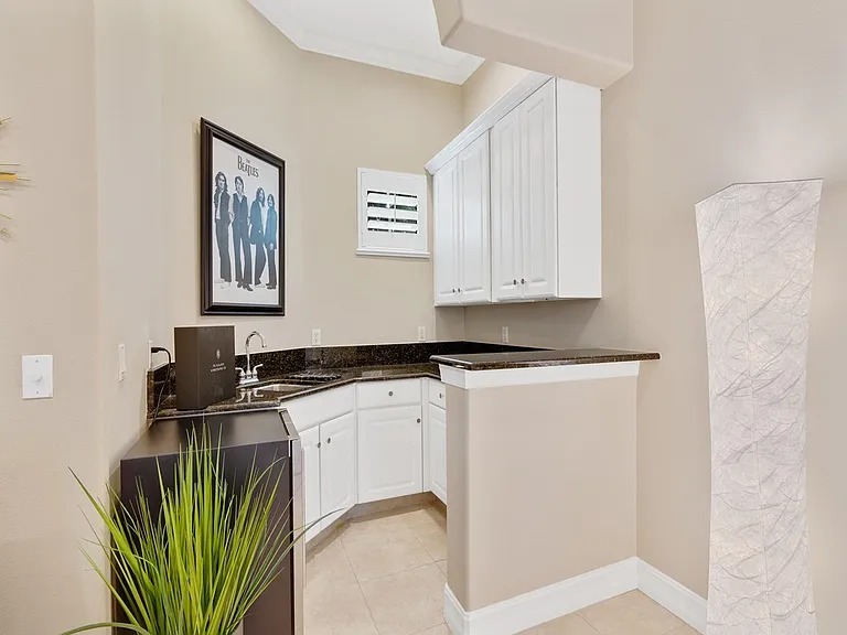 9064 Englewood Ct — Photo 18