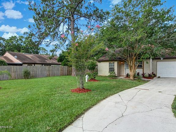 3rd image of 5516 Community Oaks Ct