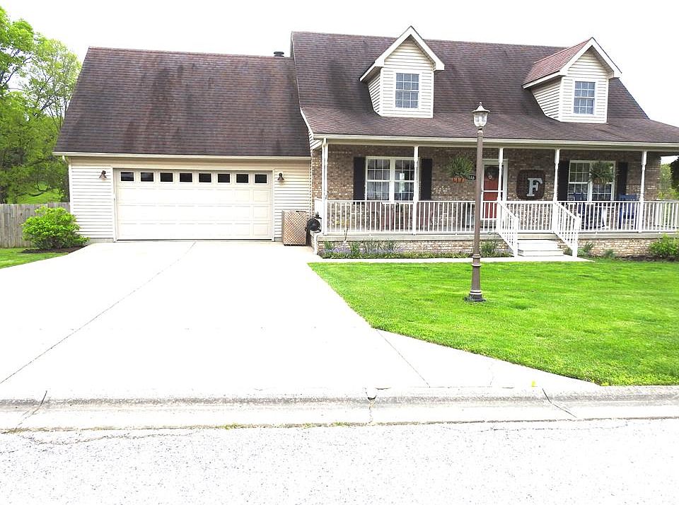 1st image of 836 Meadowcrest Cir
