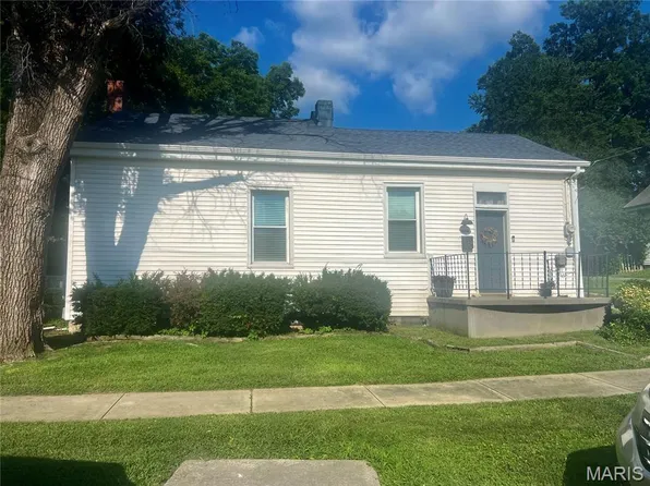 404 S Main St, Waterloo, IL 62298