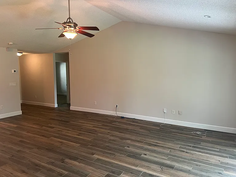 1072 Beckstrom Dr — Photo 6