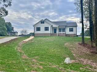 2199 Brookshire Ct, Sophia, NC 27350