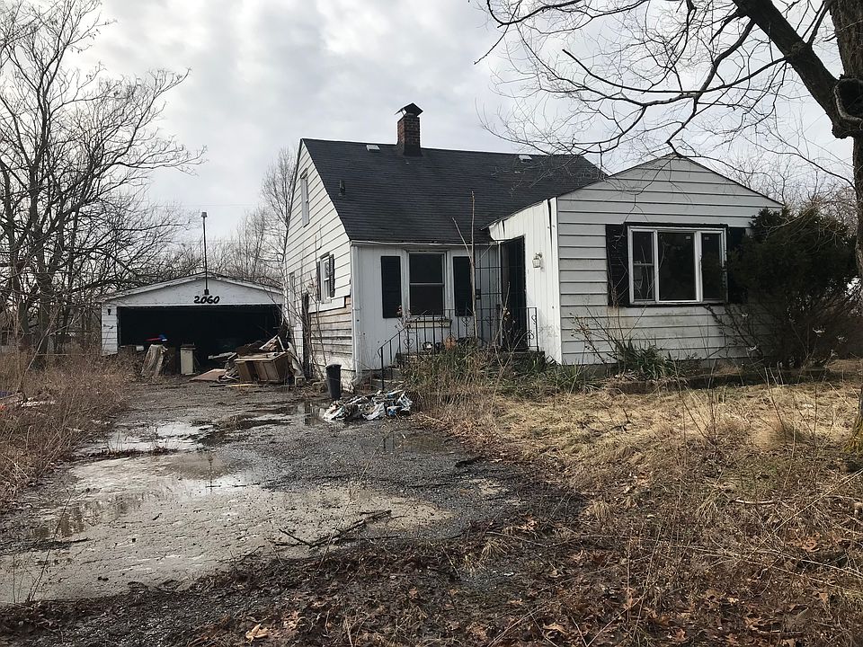 1st image of 2060 Hovey Pl