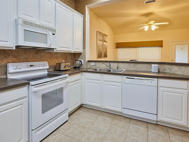 22 W Greenhill Terrace Pl — Photo 11
