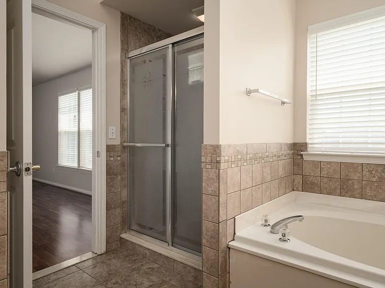 14864 Liri Dr — Photo 20