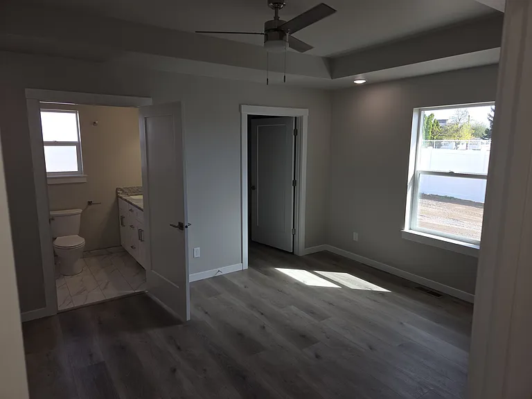 985 W Cheney Dr — Photo 8