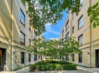 446 W Surf St #3C, Chicago, IL 60657