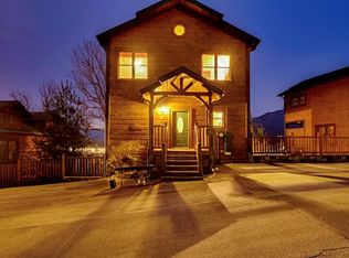 902 Parkview Point Way, Gatlinburg, TN 37738