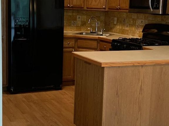 3rd image of 6908 Unity Ave N