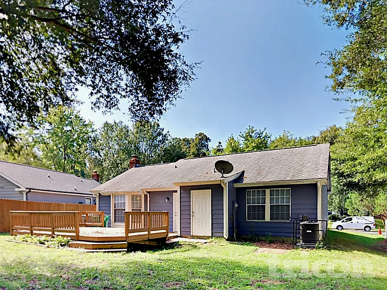 2104 David Earl Dr — Photo 14