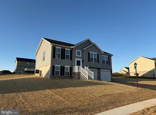 445 Ripple Dr #61, Hanover, PA 17331