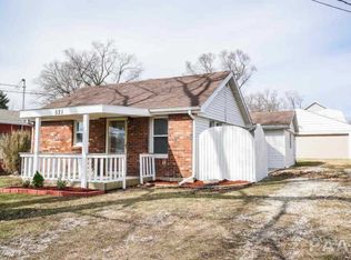 521 Dempsey St, Creve Coeur, IL 61610