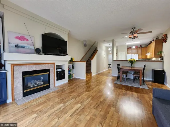 783 Providence Dr, Shakopee, MN 55379