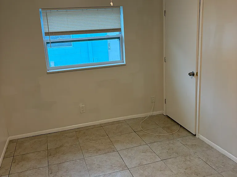 1506 Edgewood Ter — Photo 9