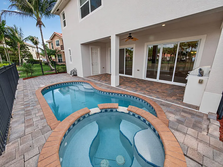 12054 Aviles Circle Palm — Photo 39