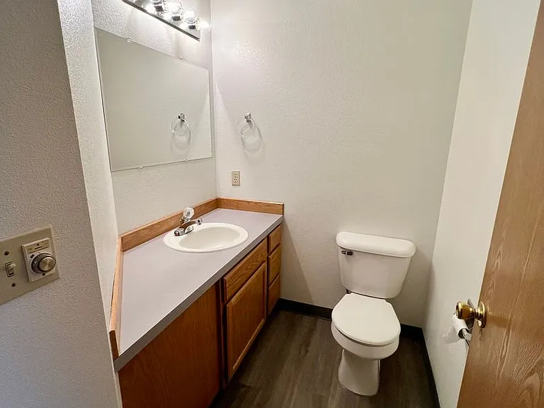 The 48th St Apartments — Photo 22