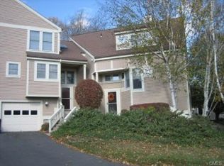 19 Brittania Dr, Danbury, CT 06811