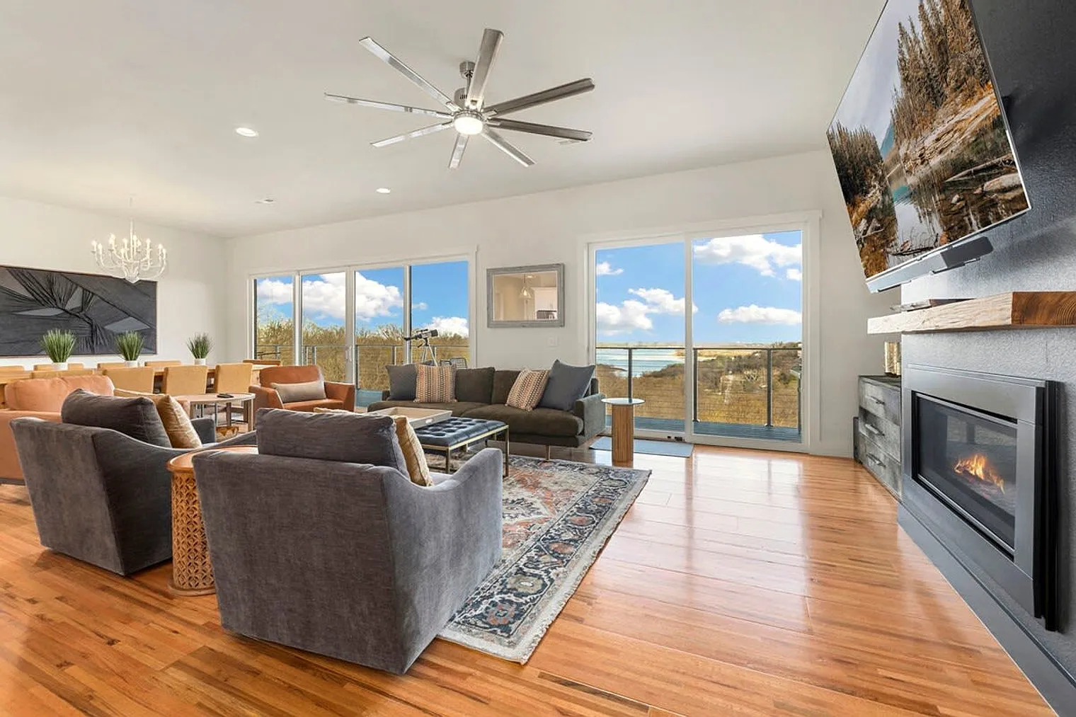 6 bed, 4.0 bath, 4994 sqft, $14,170 — Photo 4