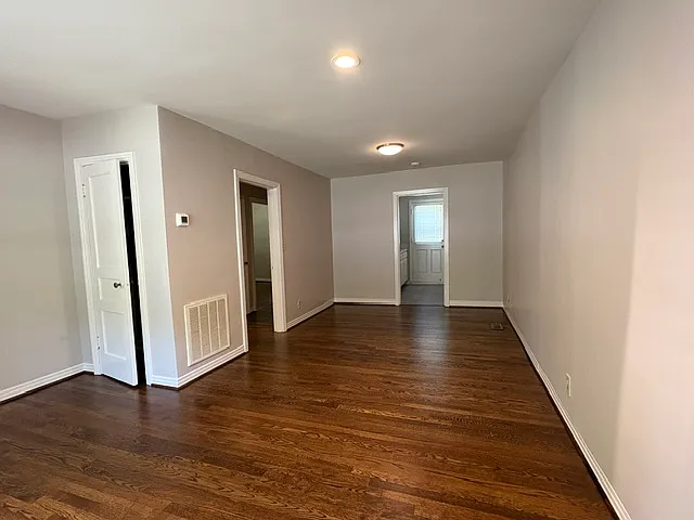 2 bed, 850 sqft, $1,950 — Photo 2