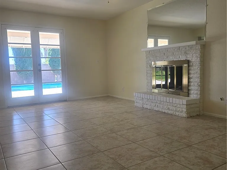 641 Otono Dr — Photo 2