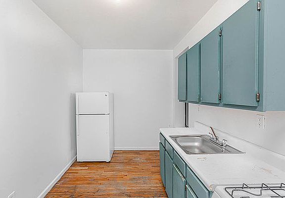 5th image of 505 Lafayette Ave #1D