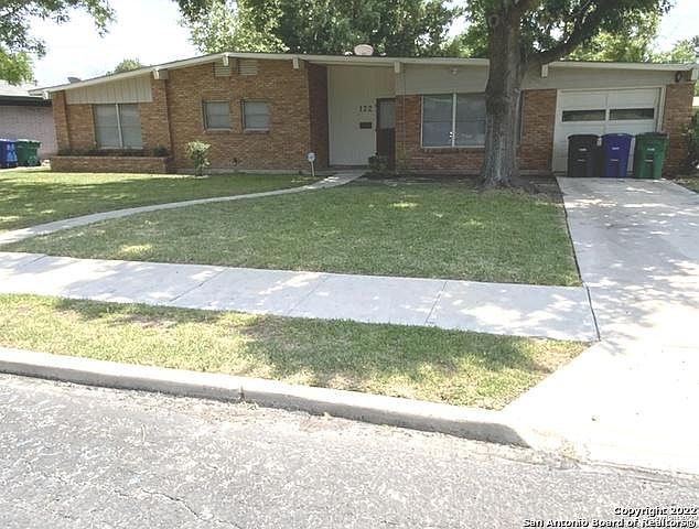 1st image of 122 Montpelier Dr