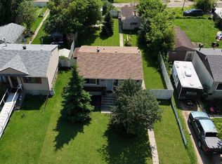 15925 106th Ave NW, Edmonton, AB T5P0W6