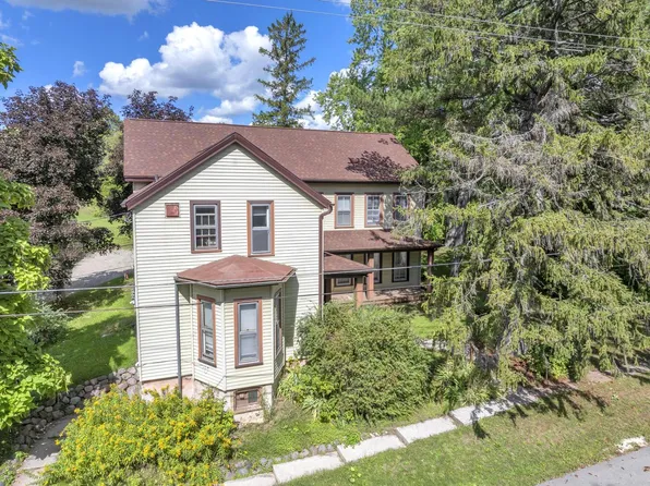 8120 N Franklin ROAD #1, Plymouth, WI 53073