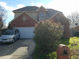 210 Springpark Dr, Arlington, TX 76014