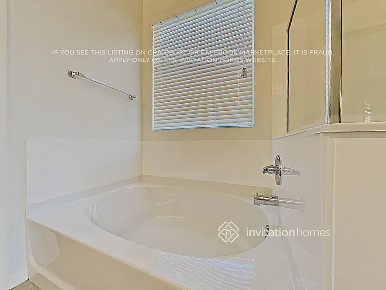 19581 W Harrison St — Photo 15