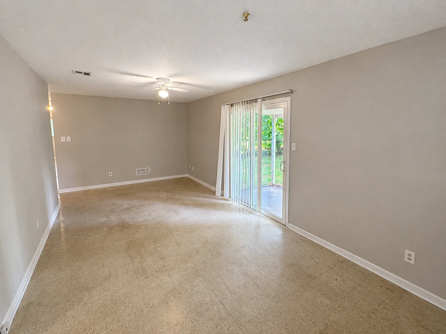 House for Lease — Photo 4